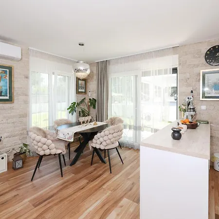Zeleni Val Appartement